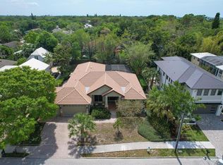 1704 Arlington St, Sarasota, FL 34239