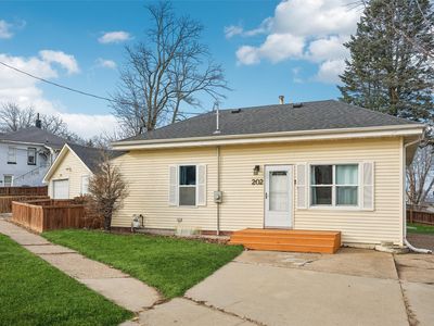 202 E Olinda Ave, Des Moines, IA, 50315