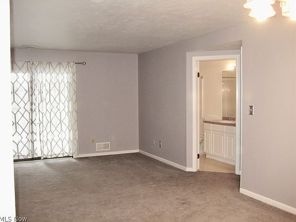 5th image of 3 Saint Andrews Ct Unit 4059-3