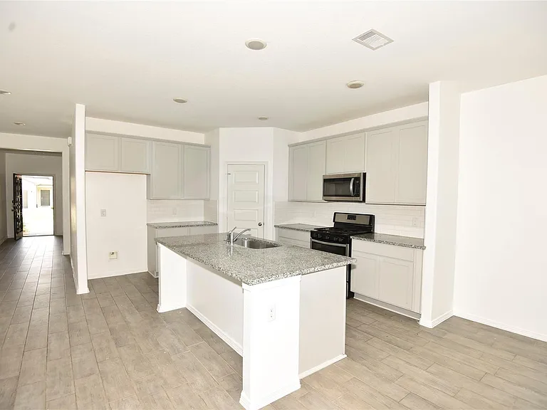 23006 Forebear Dr — Photo 4