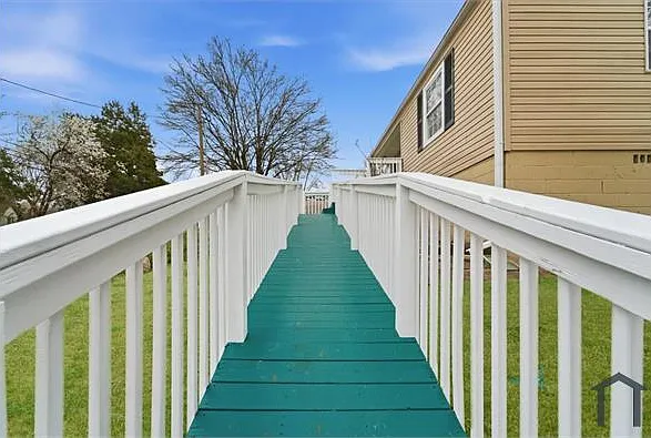 203 N Plymouth Rd NW — Photo 28