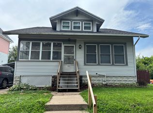 633 W 17th St, Davenport, IA 52803