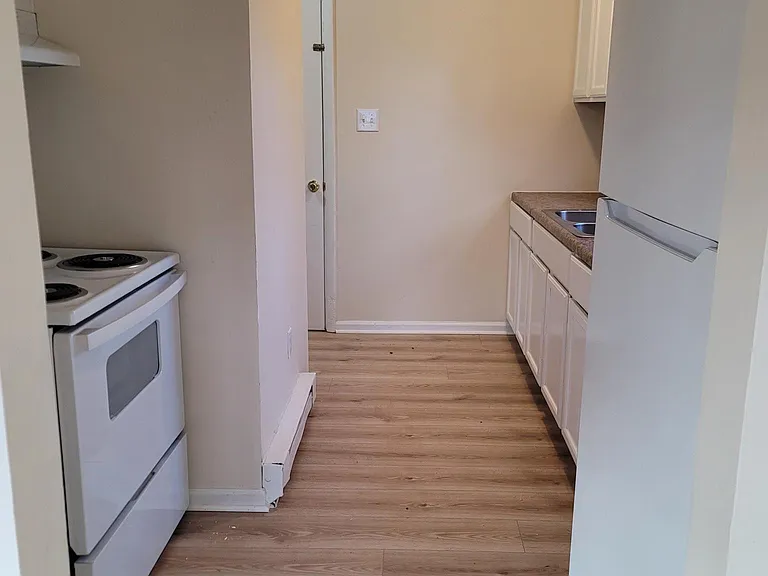 5068 Potomac Dr — Photo 8