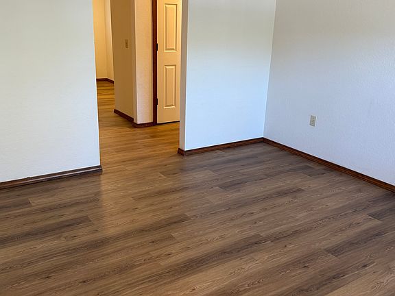 2nd image of 103 S Riebeling St #B