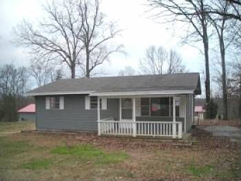 2nd image of 983 West Ln