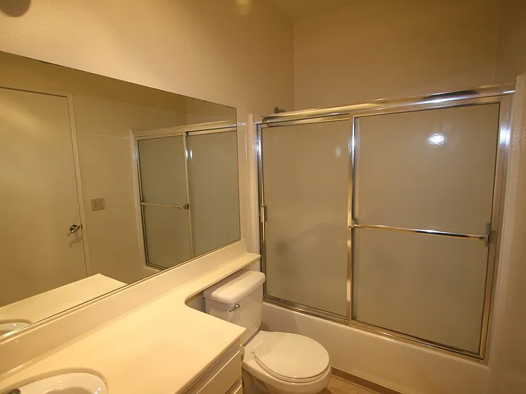 3637 Clarington Ave #213 — Photo 56