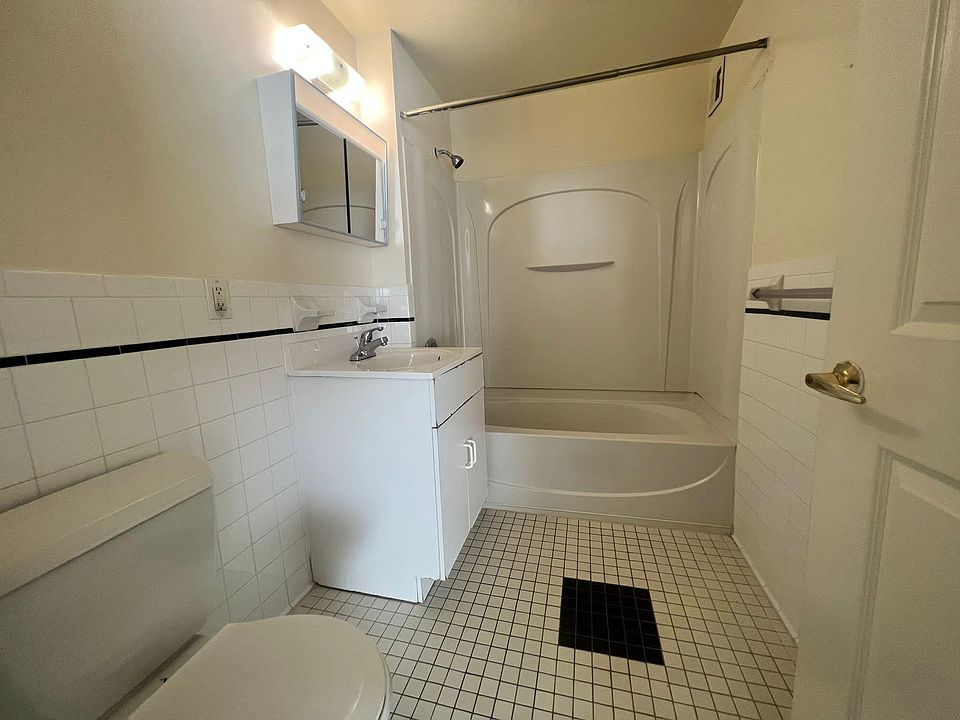 2nd image of 1390 Ogden Ave #2A