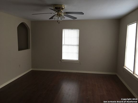 4th image of 928 Saldana St