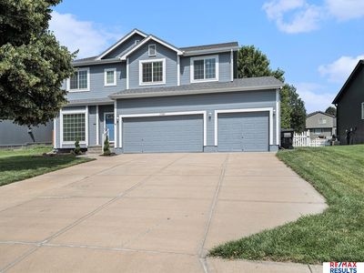 1707 Lakewood Dr, Papillion, NE, 68046