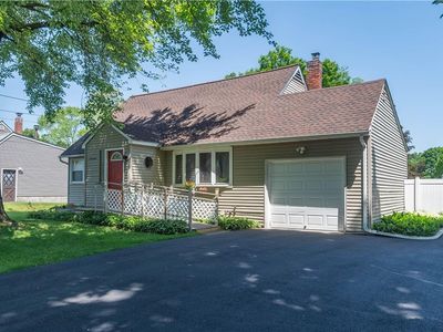 17 Essex Road, Poughkeepsie, NY, 12601