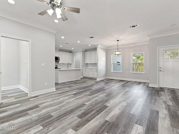 4th image of 9493 W Palm Ln