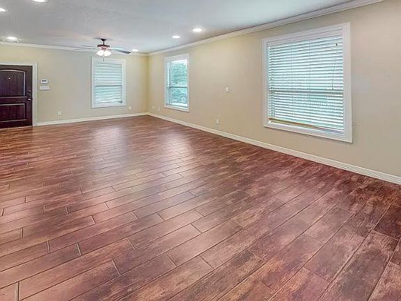 2nd image of 809 Montclair Ave