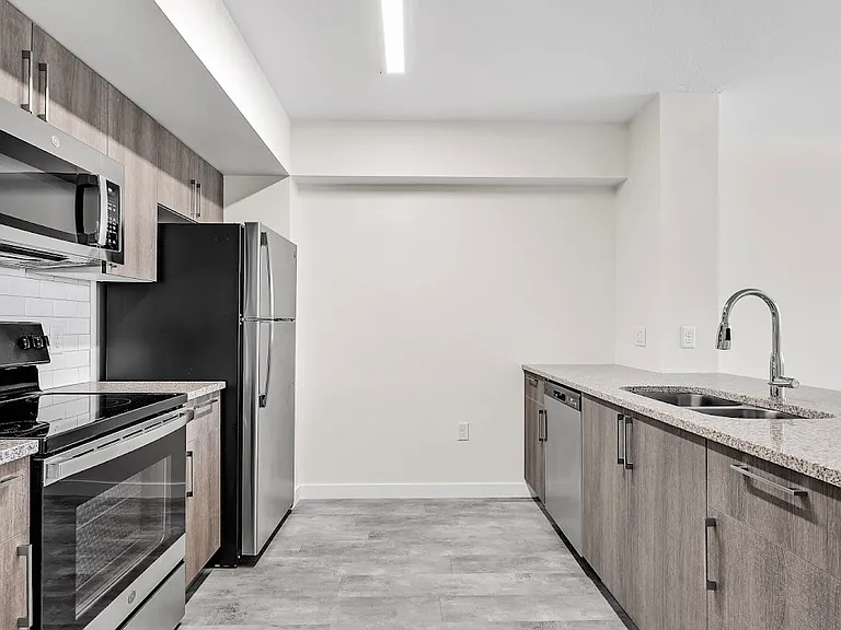 1265 W 31st St #108 — Photo 2