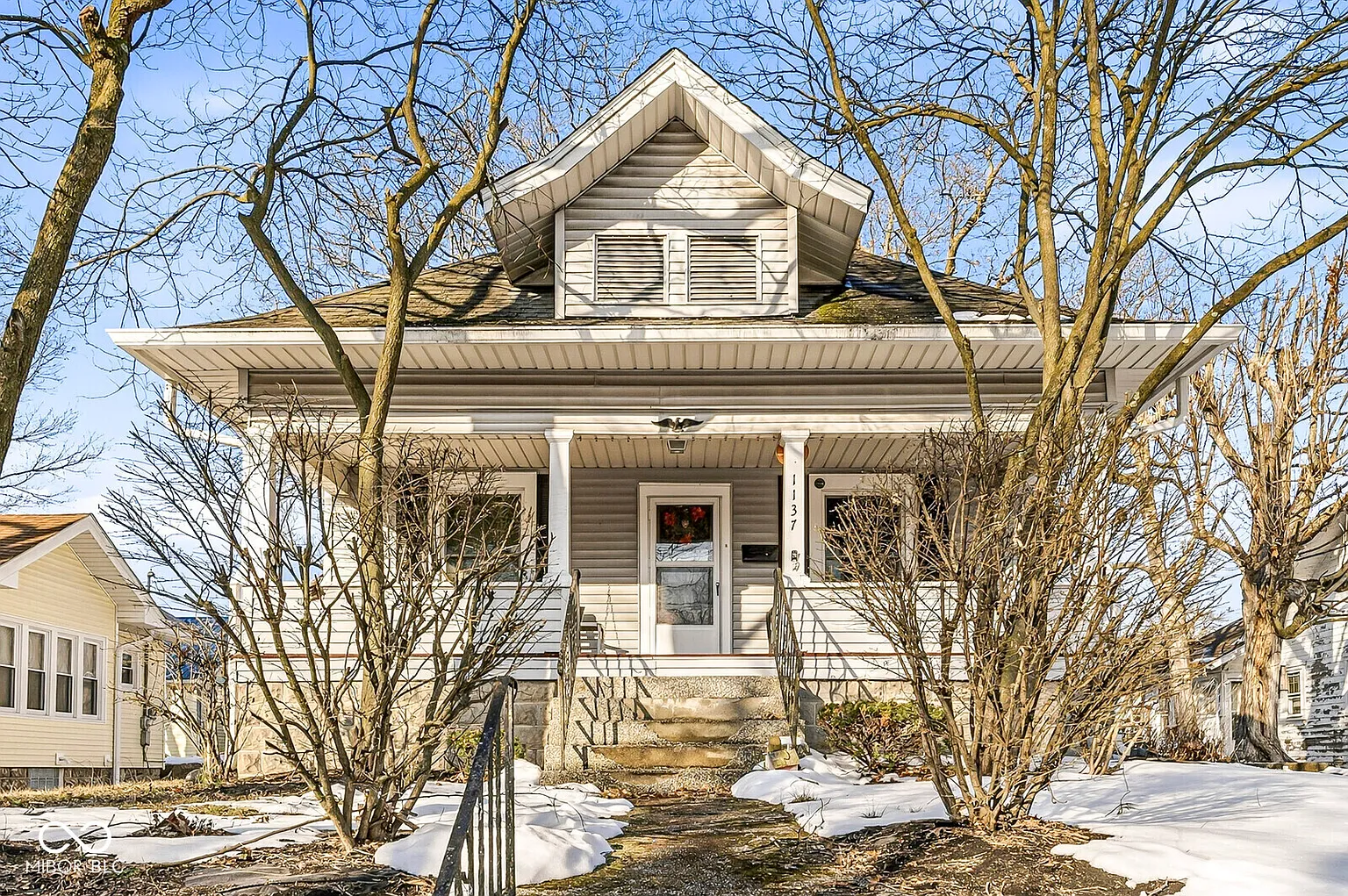 1137 S Main St photo 1