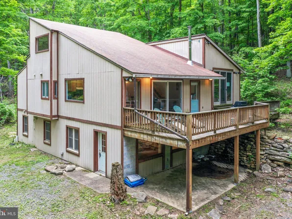 18 Whipporwill Way, Berkeley Springs, WV 25411