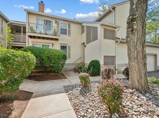 71 Commonwealth Dr, Basking Ridge, NJ 07920