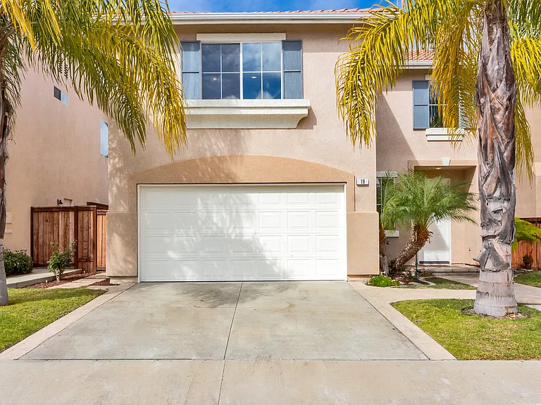 19 Calle San Luis Rey — Photo 1