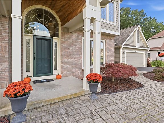 5th image of 35 Woodfield Dr