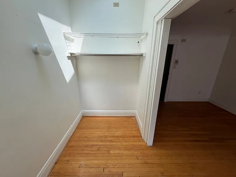 1345 N Astor St — Photo 3