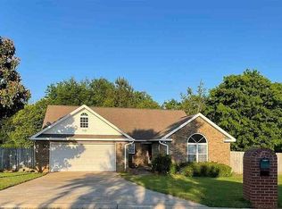 112 Mallards Landing Dr, Kathleen, GA 31047