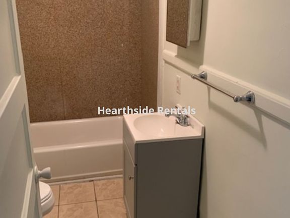 5th image of 1305B Forbes St