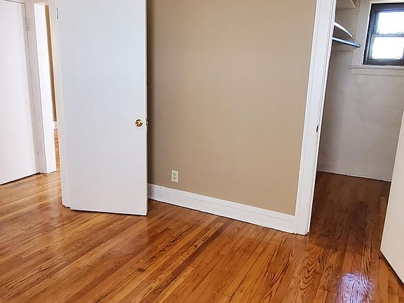 3rd image of 7838 S Aberdeen St #3A