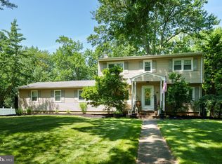 19 Van Saun Dr, Ewing, NJ 08628