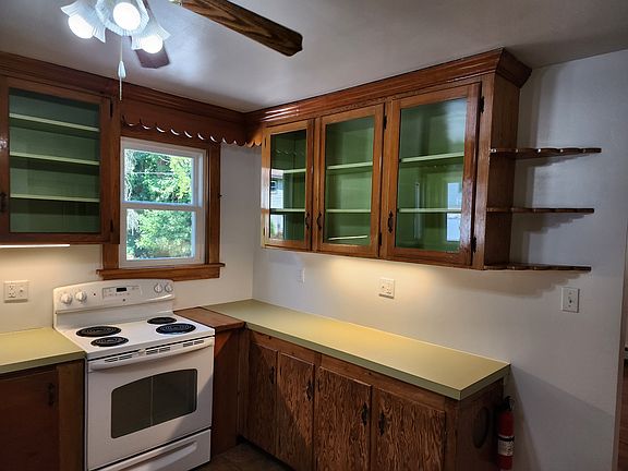 3rd image of 105 N Highland St
