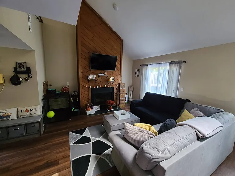 616 Mountain View Way — Photo 3