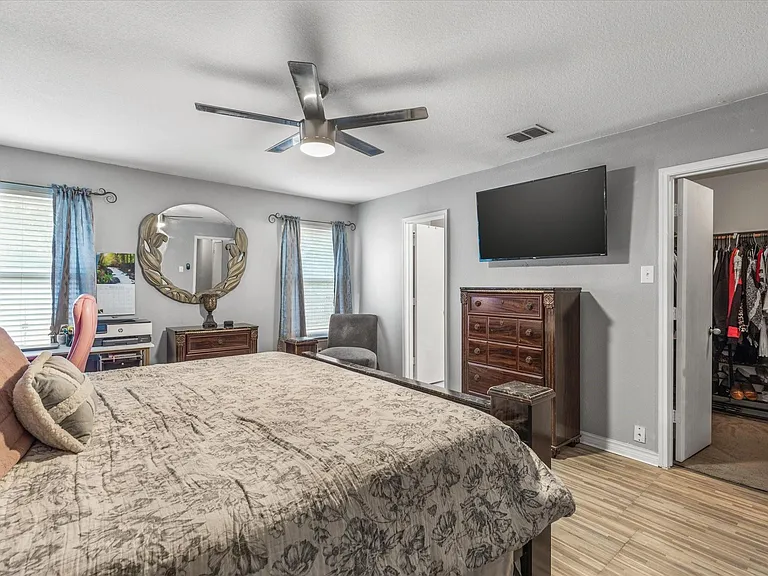 8610 Mountain Bluff Ln — Photo 14