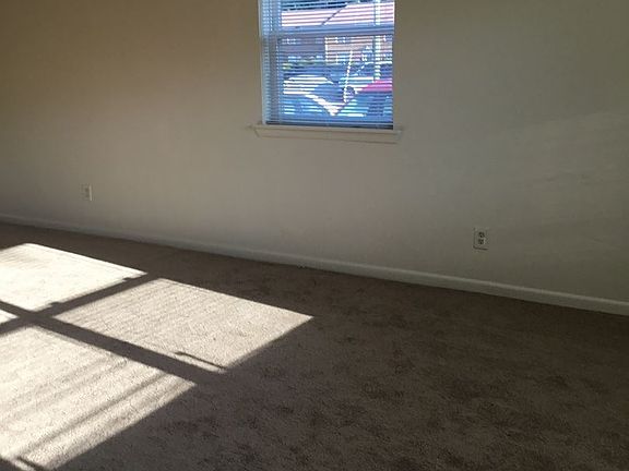 3rd image of 711 E Leicester Ave APT C1