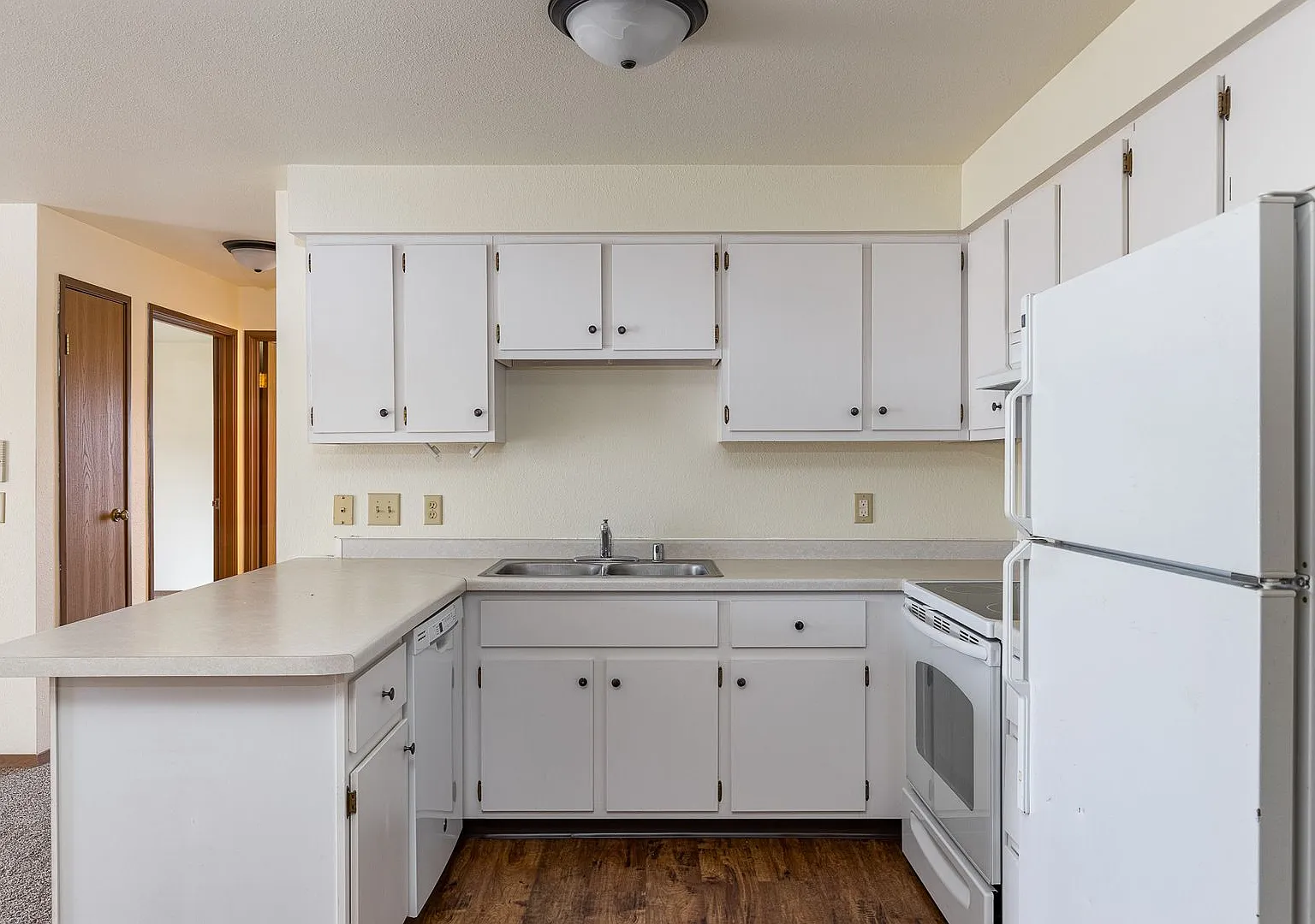 Westridge Apartments — Photo 1
