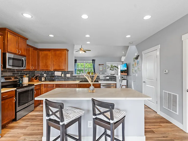 1552 Edenbridge Dr — Photo 7