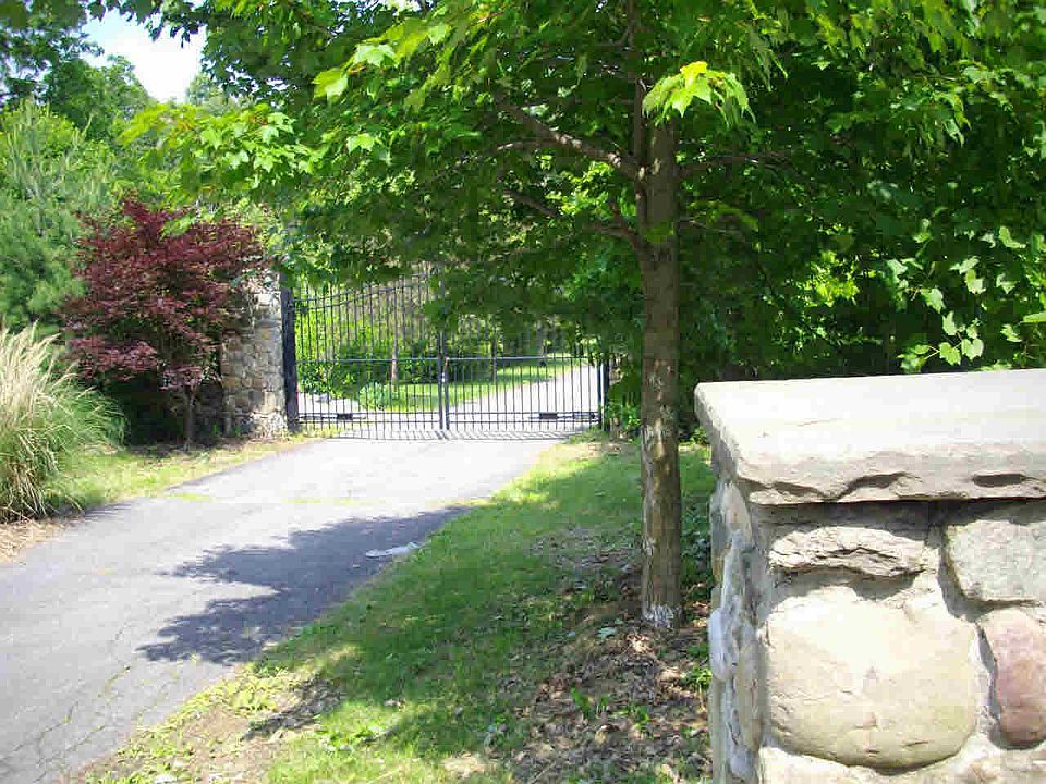 132 Cedar Ave, Poughkeepsie, NY 12603 Zillow