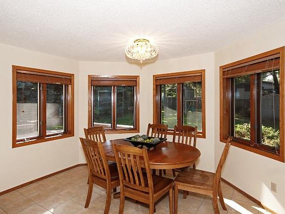 4th image of 1090 Lake Oaks Dr