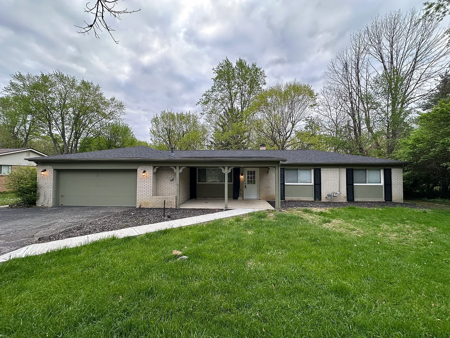 9869 Chambray Dr — Photo 1