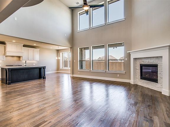 5th image of 16363 Moss Haven Ln