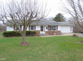 334 N Rocky Hill Rd, Galena, IL 61036