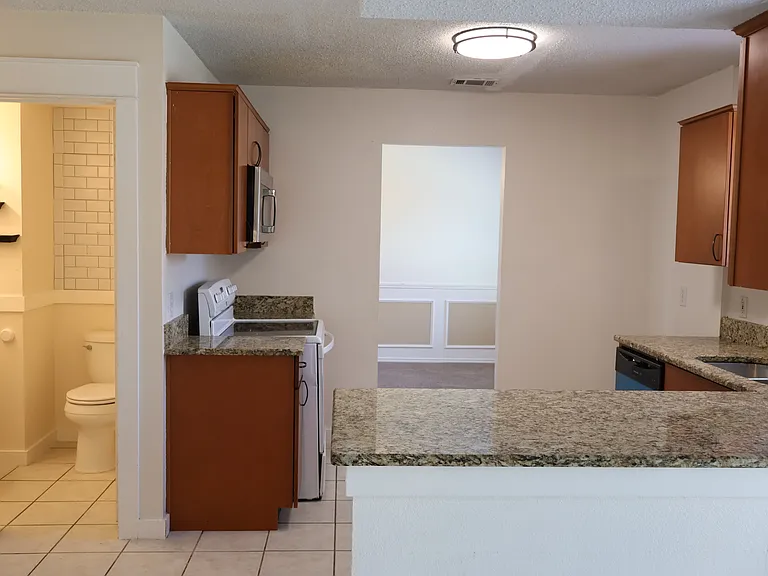 8721 Limestone Dr — Photo 6