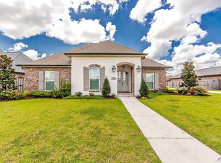 124 Salsburg Dr, Thibodaux, LA 70301