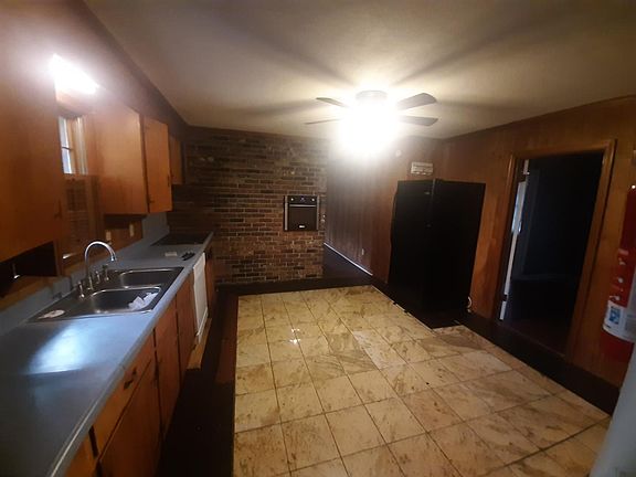 Eat-in Kitchen view 2