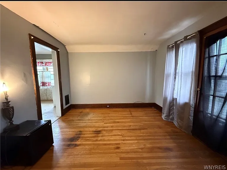 733 Lasalle Ave #2 — Photo 5