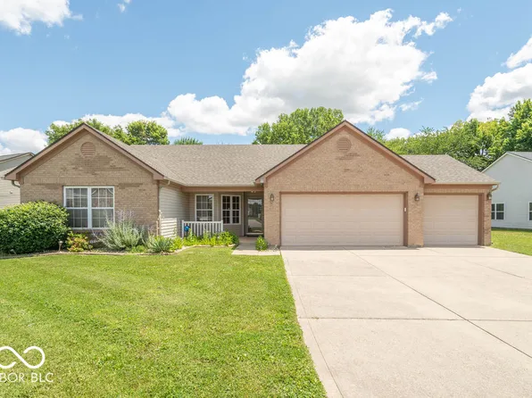 911 Port Dr, Avon, IN 46123