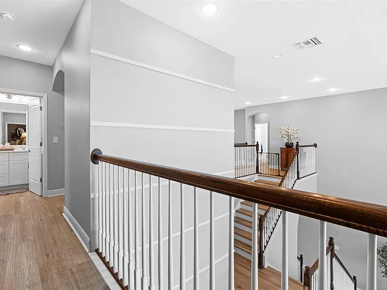 6440 Tideline Dr — Photo 32
