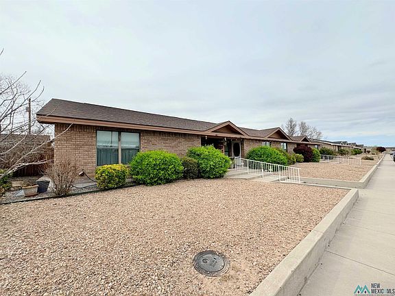 2nd image of 2106 Clover Ln