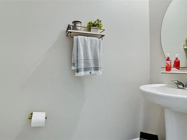 5517 Los Robles Ct — Photo 12