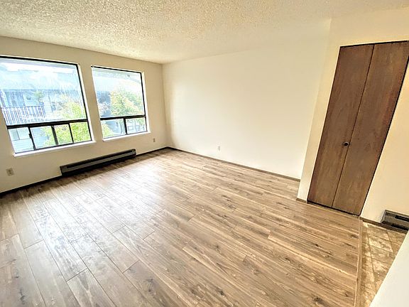 2nd image of 565 SE 8th Ave APT B202