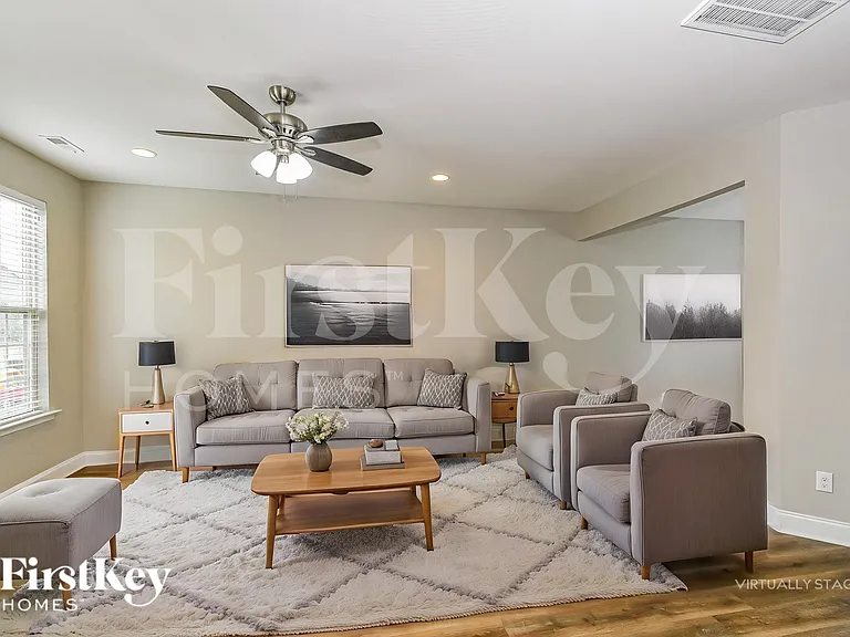 1004 Magnolia Farm Way — Photo 3