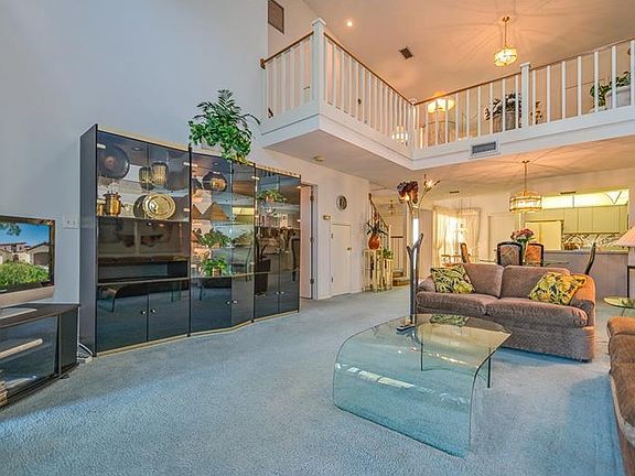 5th image of 102 Coventry Ln