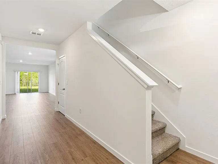 2113 Walnut Creek Dr — Photo 6